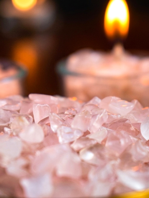 Chips de Cuarzo Rosa Natural (Piedra del Amor y la Armonía)